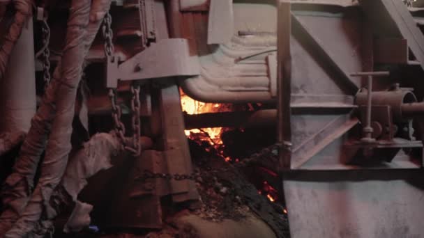 Metallurgical production, equipment at the hot workshop at the plant, heavy industry, engineering. Stock footage. View inside of the steelmaking factory. — Stock Video