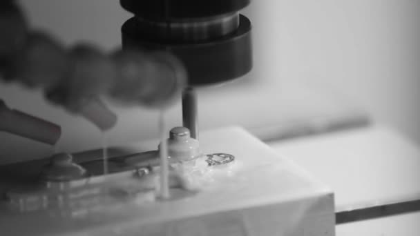 첨단 기술 기계에서 작동하는 밀링 기계 금속 처리를 lathe 금속 — 비디오