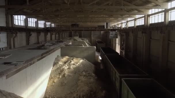 Interni industriali, produzione di piastrelle di ceramica, interni di fabbrica moderni — Video Stock