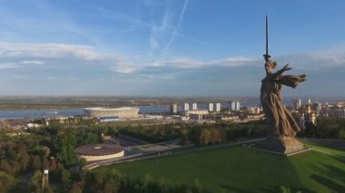 Anavatanın hava manzarası Volgograd 'daki heykeli çağırıyor.