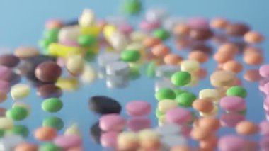 Ayna tabakasına düşen farklı ilaçlar.