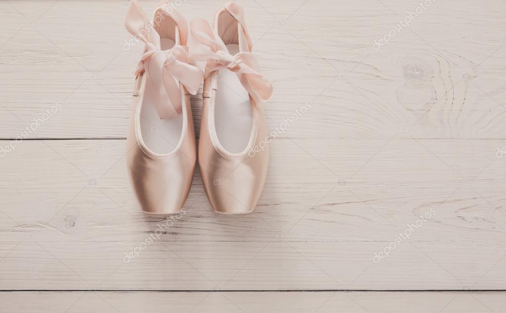 pink pointe shoes wallpaper