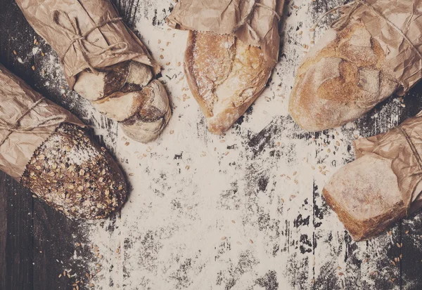 Концепція хлібобулочних виробів. Різновиди хліба з копією простору — стокове фото