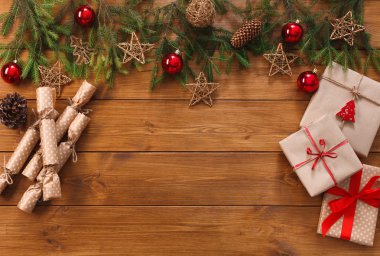 Çelenk çerçeve arka plan christmas dekorasyon ve hediye kutuları