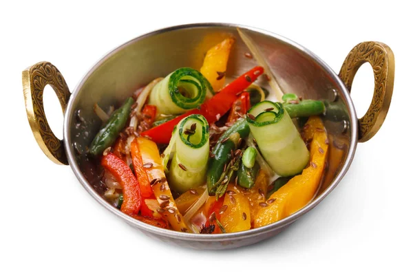 Vegan en vegetarische Indiase keuken schotel, pittige groente salade — Stockfoto