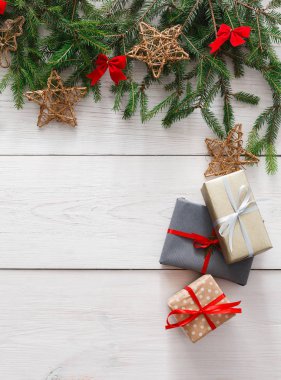 Çelenk çerçeve arka plan christmas dekorasyon ve hediye kutuları