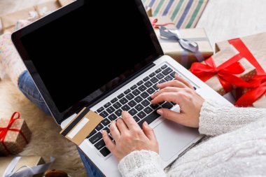 Online Kredi kartı ile alışveriş kadın