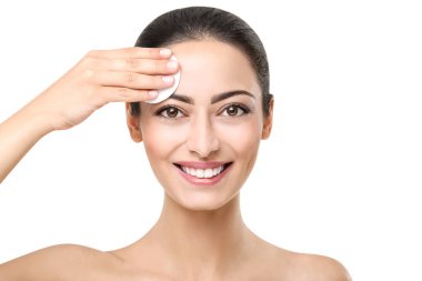 Mükemmel cilt, yüz Temizleme ile güzel Hintli kız