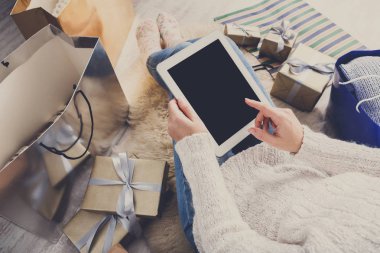 Kadın Noel alışveriş online, görünümü