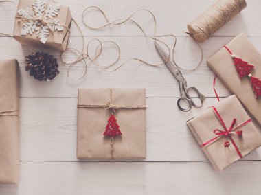 Noel tatili zanaat sicim ile mevcut kaydırma