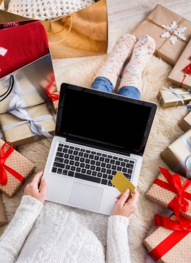 Online Kredi kartı ile alışveriş kadın