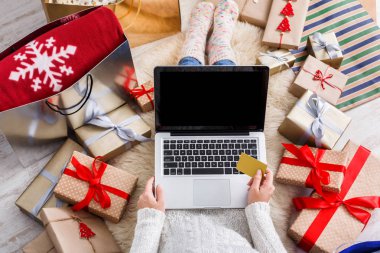 Online Kredi kartı ile alışveriş kadın