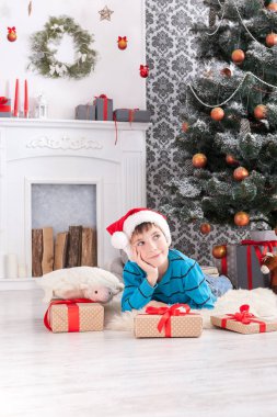 Yakışıklı Santa şapka çıkartıyorum Noel hediyesi