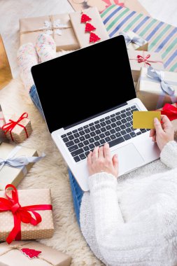 Online Kredi kartı ile alışveriş kadın