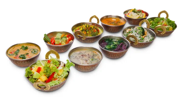 Veganské a vegetariánské indické kuchyni svěží kořeněná jídla — Stock fotografie