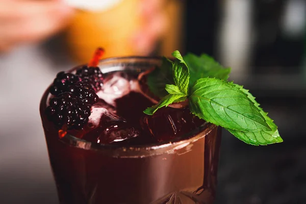 Closeup of healthy sweet berry non-alcoholic party cocktail — Stock Photo, Image