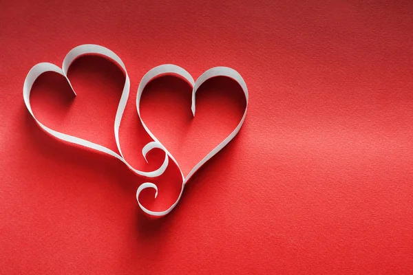Sevgililer günü arka plan, kırmızı el yapımı kağıt Kalpler — Stok fotoğraf
