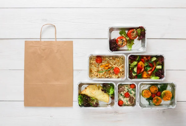 Gezonde voeding levering, dagelijkse maaltijden top uitzicht, kopie ruimte — Stockfoto