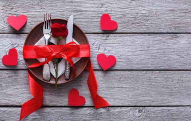 Romantik bir akşam yemeği kavramı. Sevgililer günü veya teklif arka plan