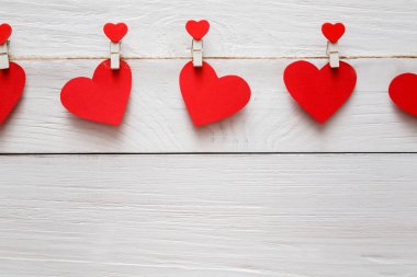 Sevgililer günü arka plan, kağıt kalpler sınır Wood, kopya alanı