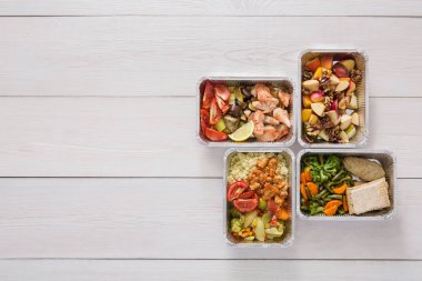 Sağlıklı gıda götürün kutularında, ahşap, üstten görünüm