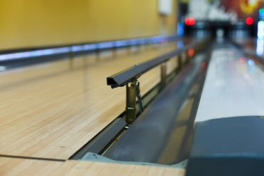 Bowling salonu arka plan, lane tampon raylar ile