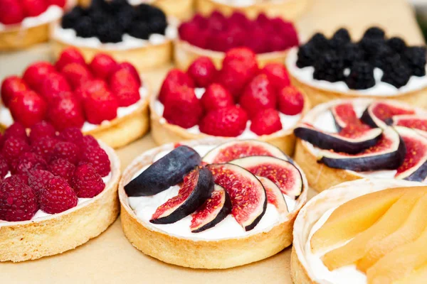 Closeup of fig tart dessert tray assorted — Stock Photo, Image