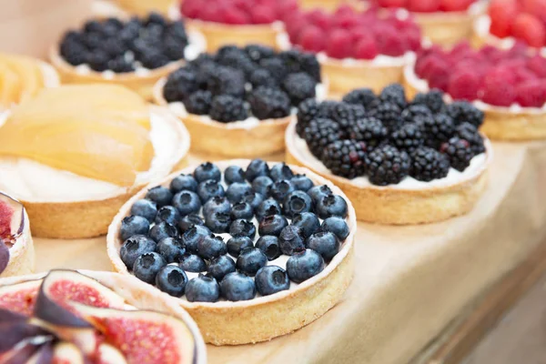 Closeup of fig tart dessert tray assorted — Stock Photo, Image