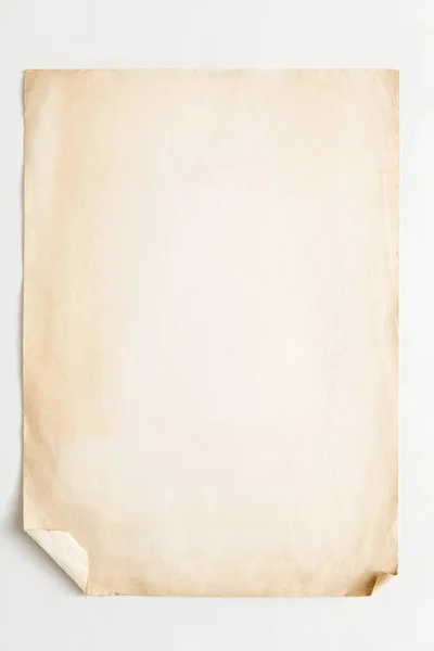 孤立在白色背景上的老工艺纸页 — 图库照片