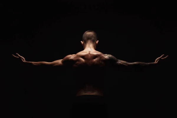 Hombre irreconocible muestra músculos fuertes del cuello primer plano —  Fotos de Stock