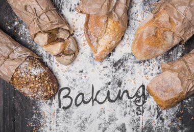 Fırın kavramı arka plan. Ekmek un üzerinde sıralar