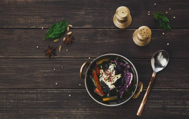 Vegan ve vejetaryen Hint Restoran yemek, sebze ile baharatlı pirinç