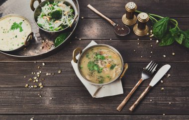 Vegan ve vejetaryen Hint mutfağı yemek, mantar çorbası