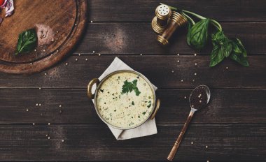 Vegan ve vejetaryen Hint mutfağı yemek, soğuk raita tatlısı