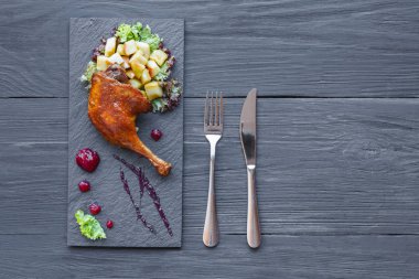 Kızarmış ördek ayağı, Restoran gıda portre