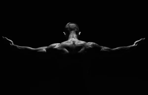 Нерозпізнаний чоловік показує сильні м'язи шиї крупним планом — стокове фото