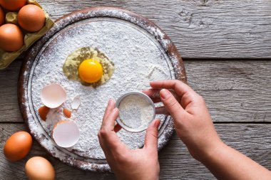 Yemek pişirme, yumurta ve un için malzemeler