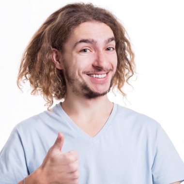 Mutlu adam jest, stüdyo çekim yukarı gösterilen