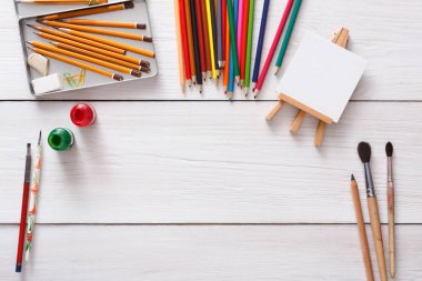 Çizim araçları, kırtasiye, işyeri sanatçı