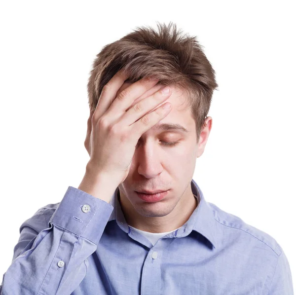 Kopfschmerzen, erschöpfter unglücklicher Mann mit geschlossenen Augen — Stockfoto
