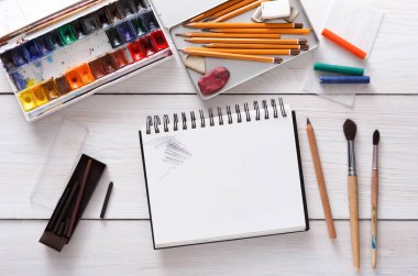 Çizim araçları, kırtasiye, işyeri sanatçı
