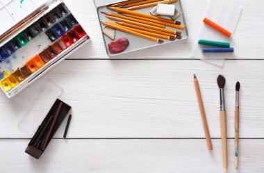 Çizim araçları, kırtasiye, işyeri sanatçı