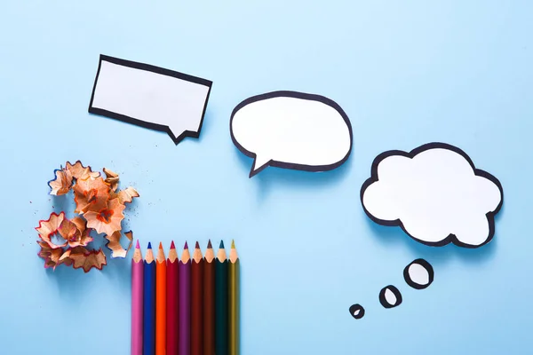 Burbuja de habla en blanco y lápiz de color, creatividad — Foto de Stock