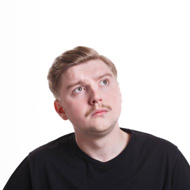 Düşüncelerinde, dalgın düşünceli yüzü olan adam kayıp