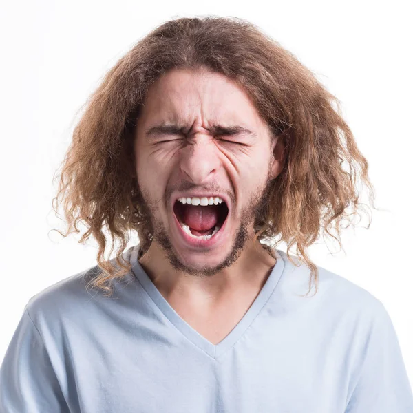 Hombre expresando enojo, sintiéndose furioso, gritando — Foto de Stock
