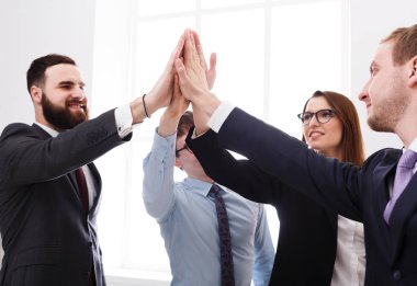 İş adamları ile daire, ekip çalışması eller