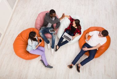 Farklı kişi araçları, üstten görünüm kullanma