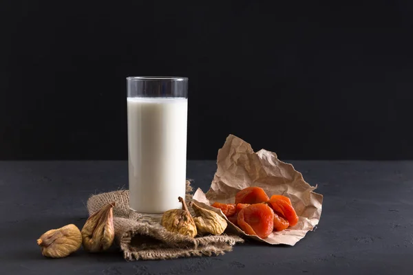 Latticini fatti in casa, latte vegano, cibo vegetariano — Foto Stock