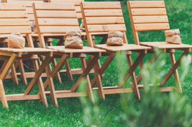 Düğün töreni, boş ahşap Misafir sandalyesi