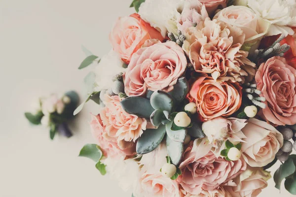 Свадебные цветы, цветочный декор, свадебный букет — стоковое фото
